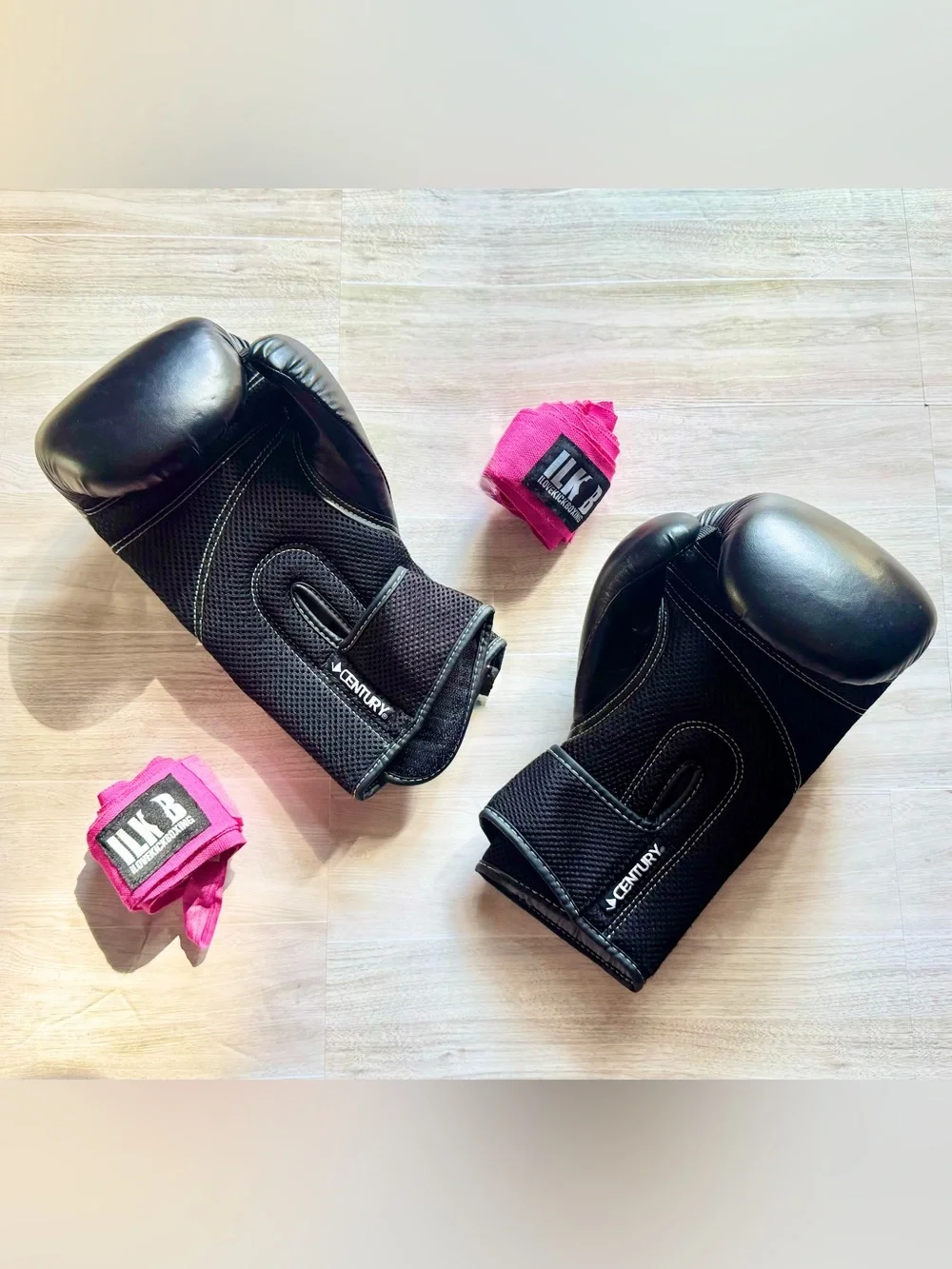 🥊 Black Kickboxing Gloves with Pink Hand Wraps - One Size